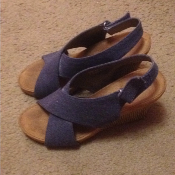 Adorable blue wedge shoes - Picture 2 of 2